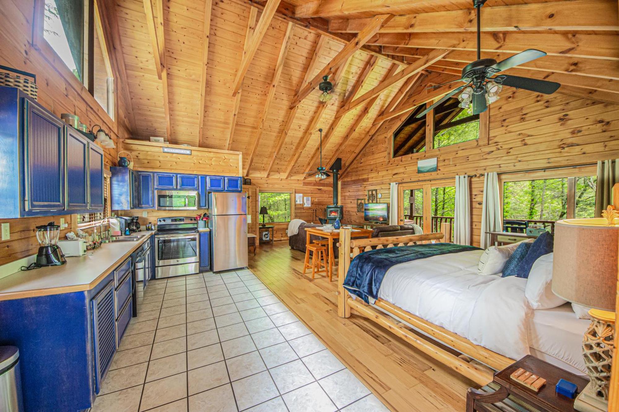 Love Me Tender Studio Cabin Sevierville Oda fotoğraf