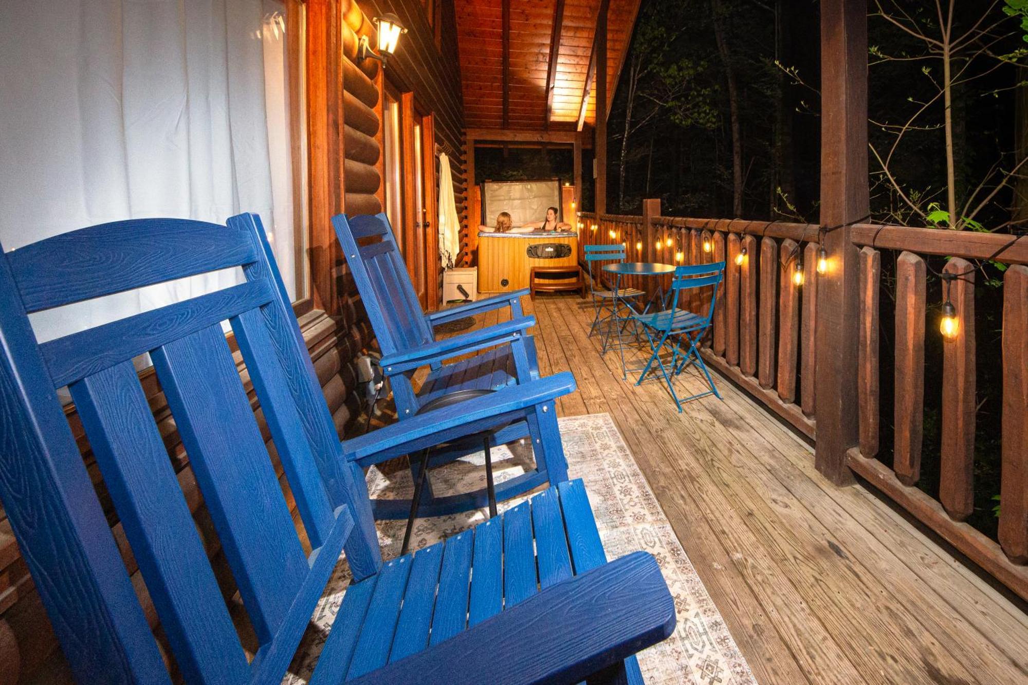 Love Me Tender Studio Cabin Sevierville Oda fotoğraf