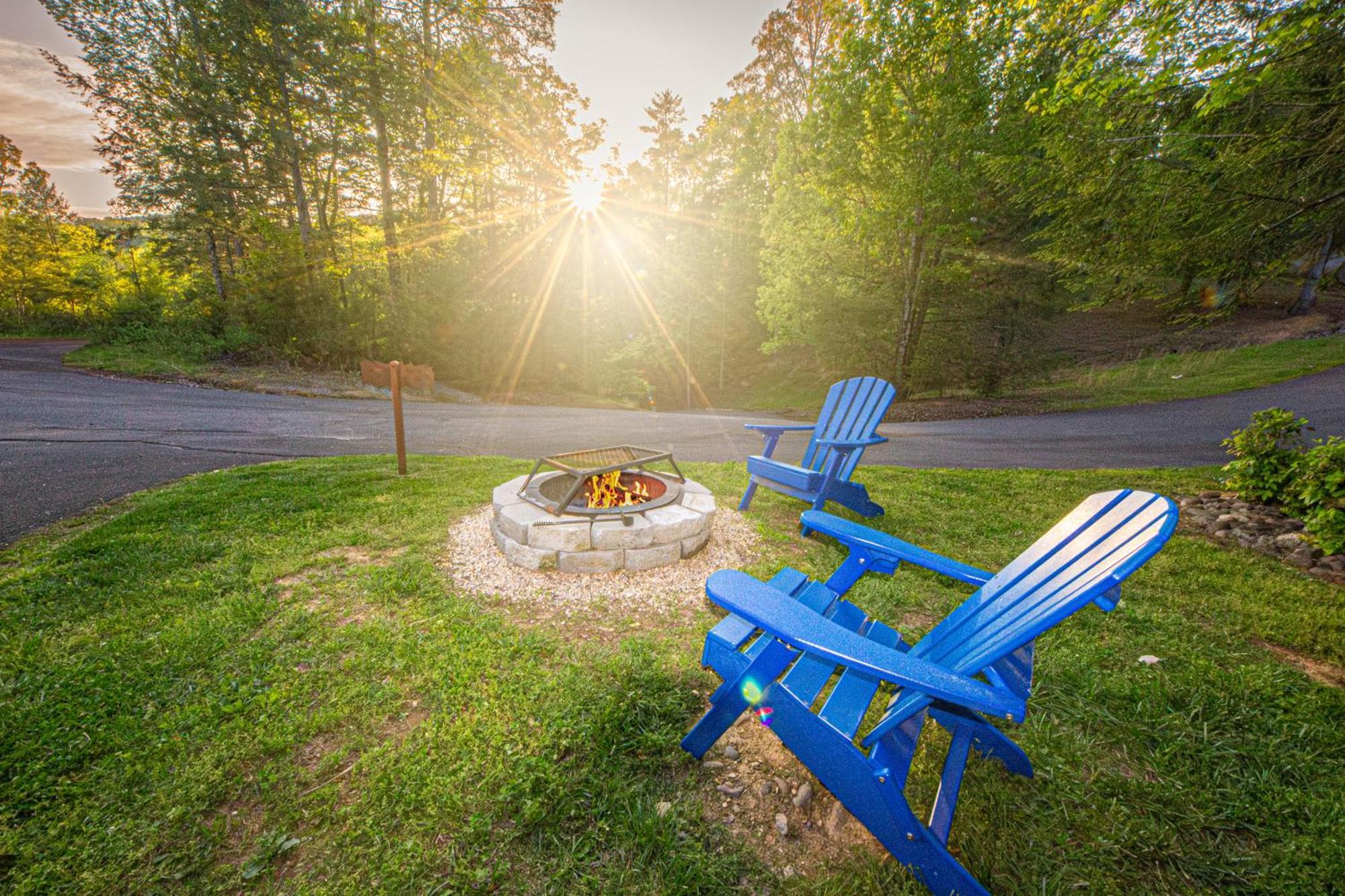 Love Me Tender Studio Cabin Sevierville Oda fotoğraf