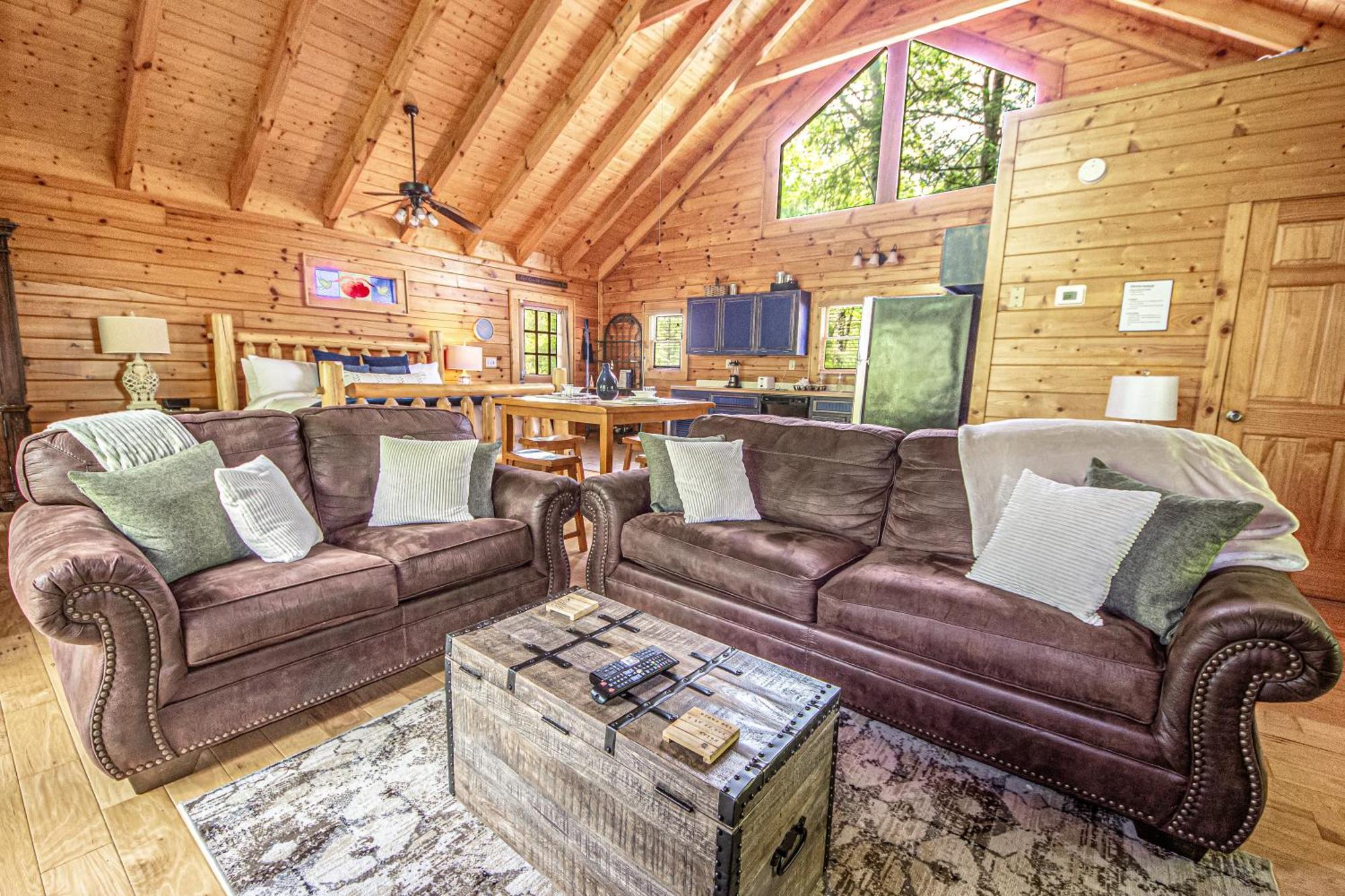 Love Me Tender Studio Cabin Sevierville Oda fotoğraf